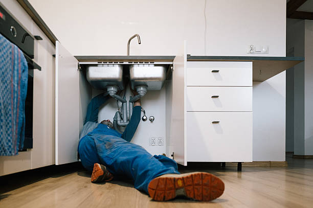 Professional Leak Detection technician working in Carolina, RI